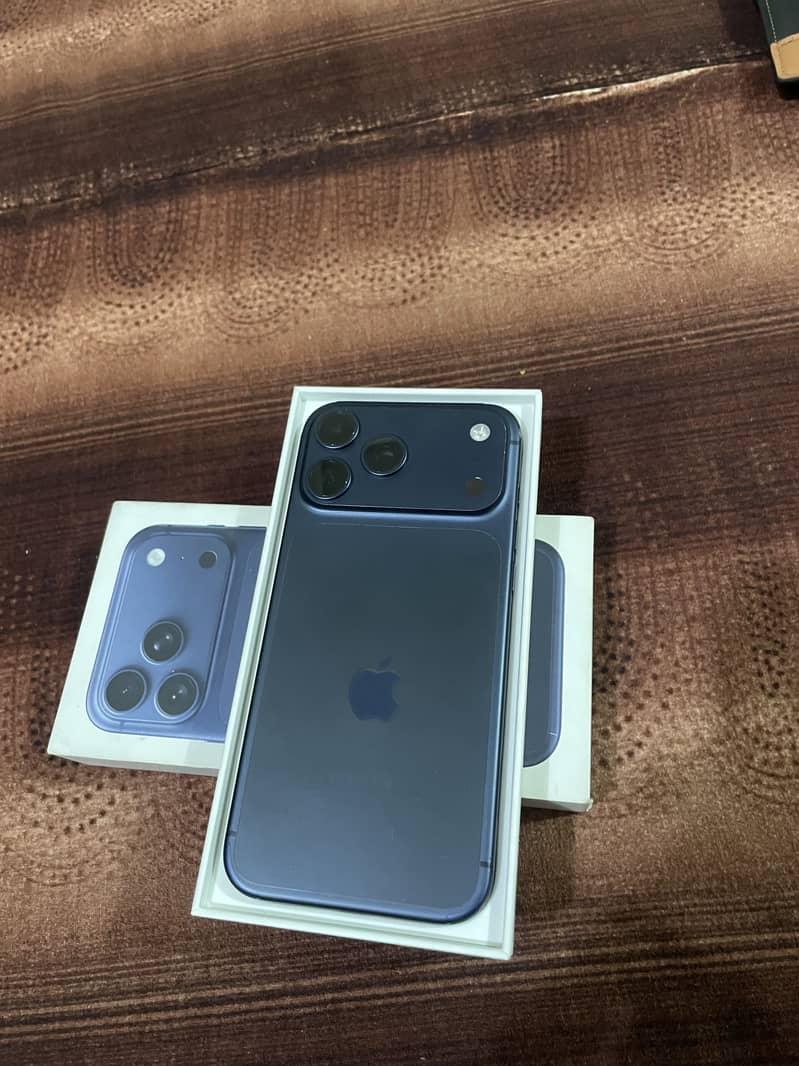 Apple iPhone 17 Pro Max 4