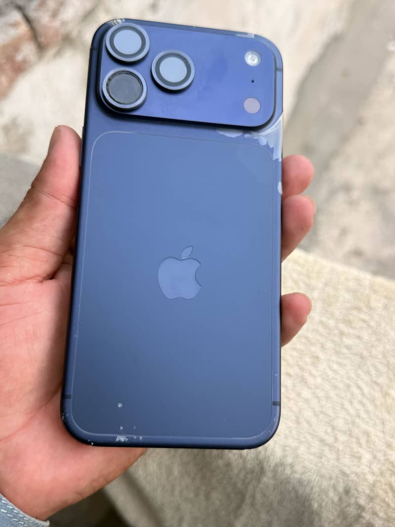 Apple iPhone 17 Pro Max 0