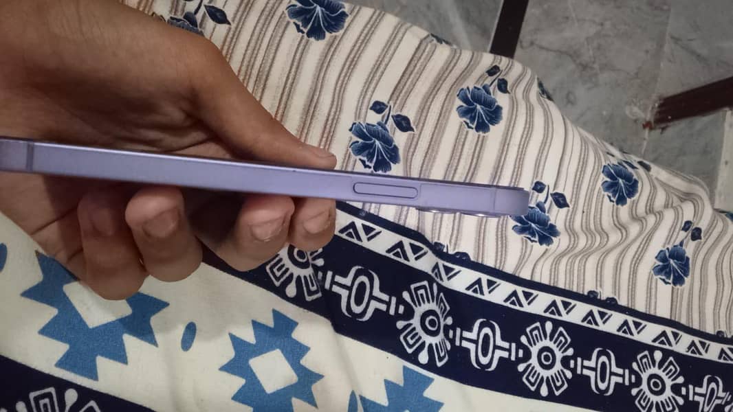 Apple iPhone 12 2