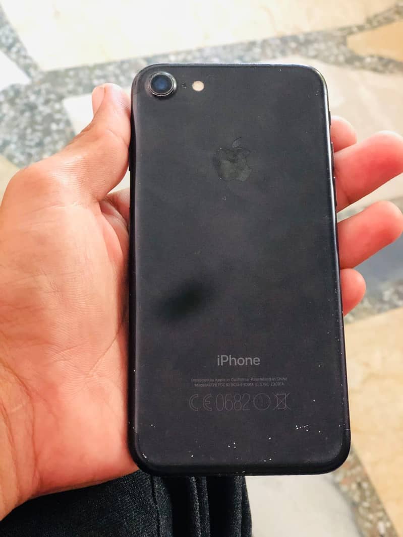 Apple iPhone 7 1