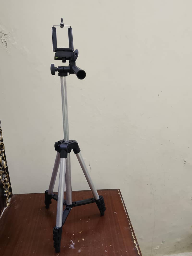 Tripod stand 4