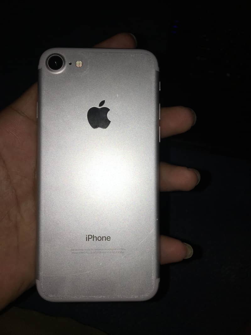 Apple iPhone 7 11