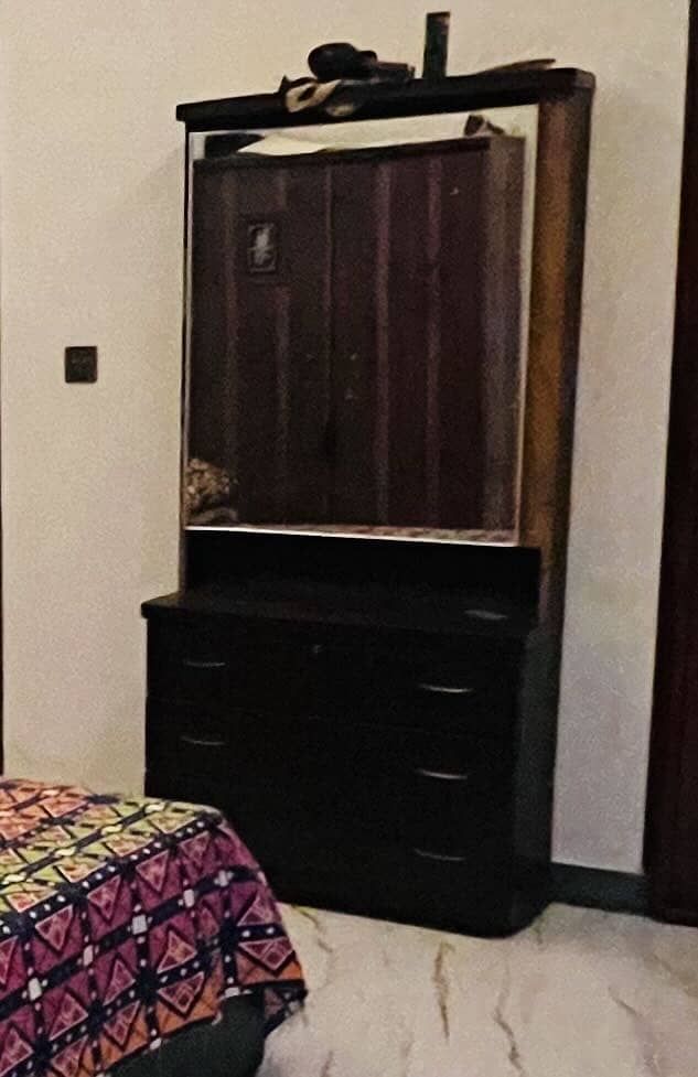 Dressing Table 0