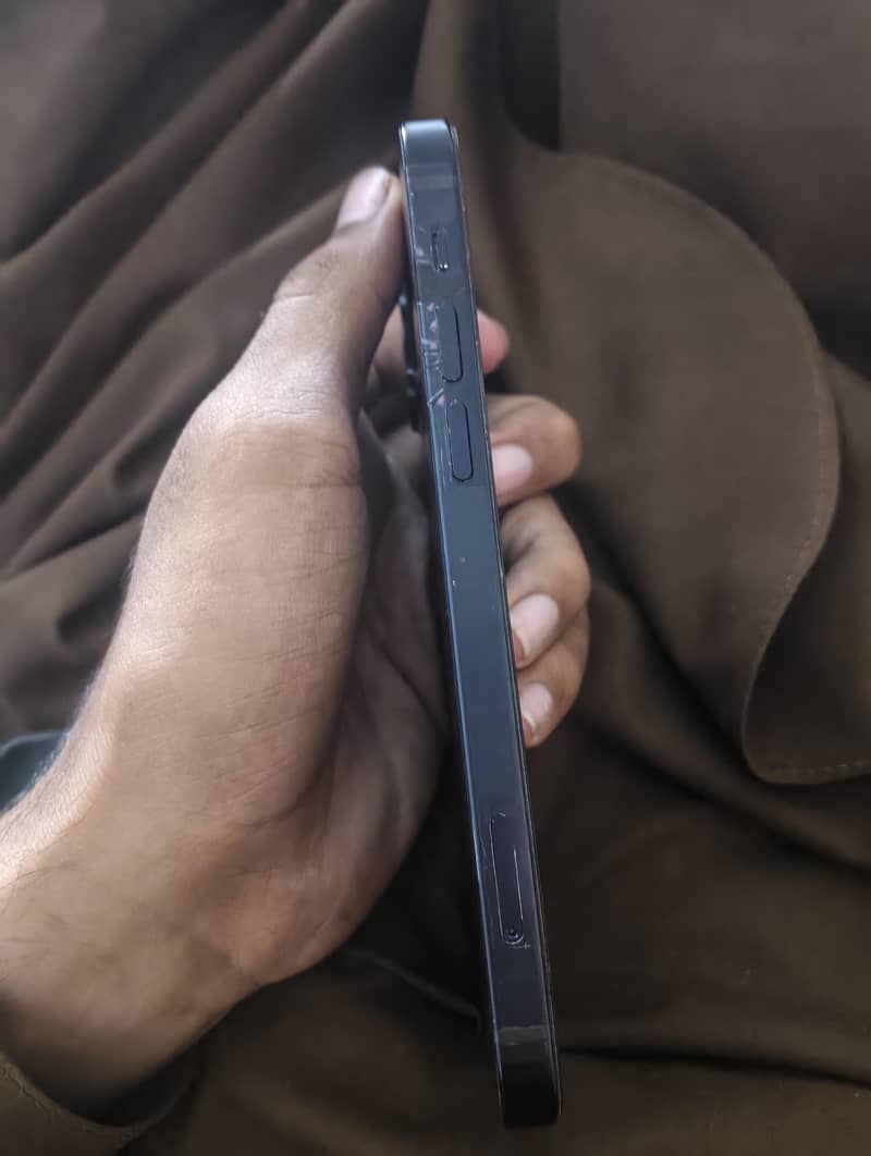Apple iPhone 12 3