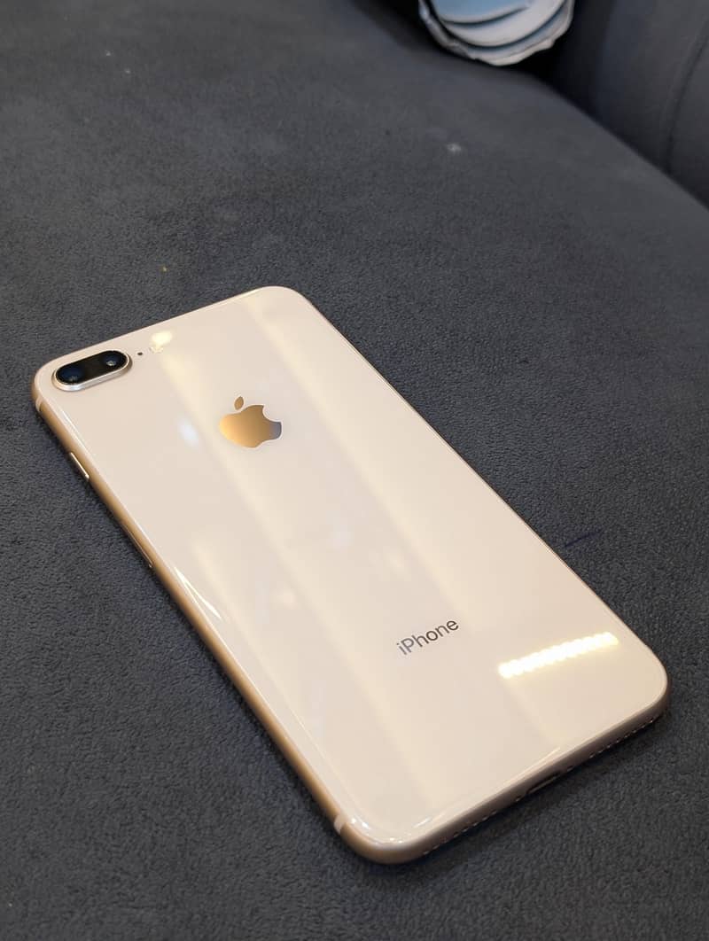 Apple iPhone 8 Plus 1