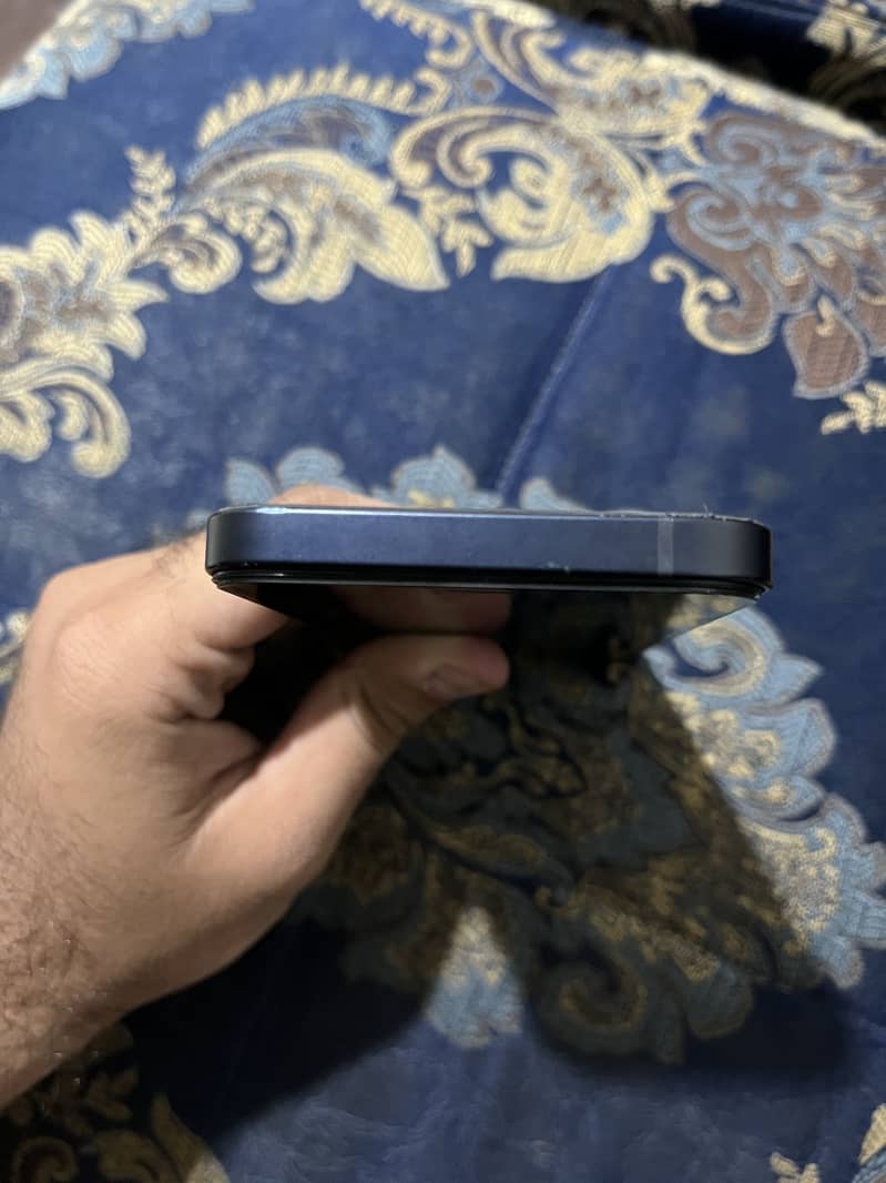 Apple iPhone 12 2