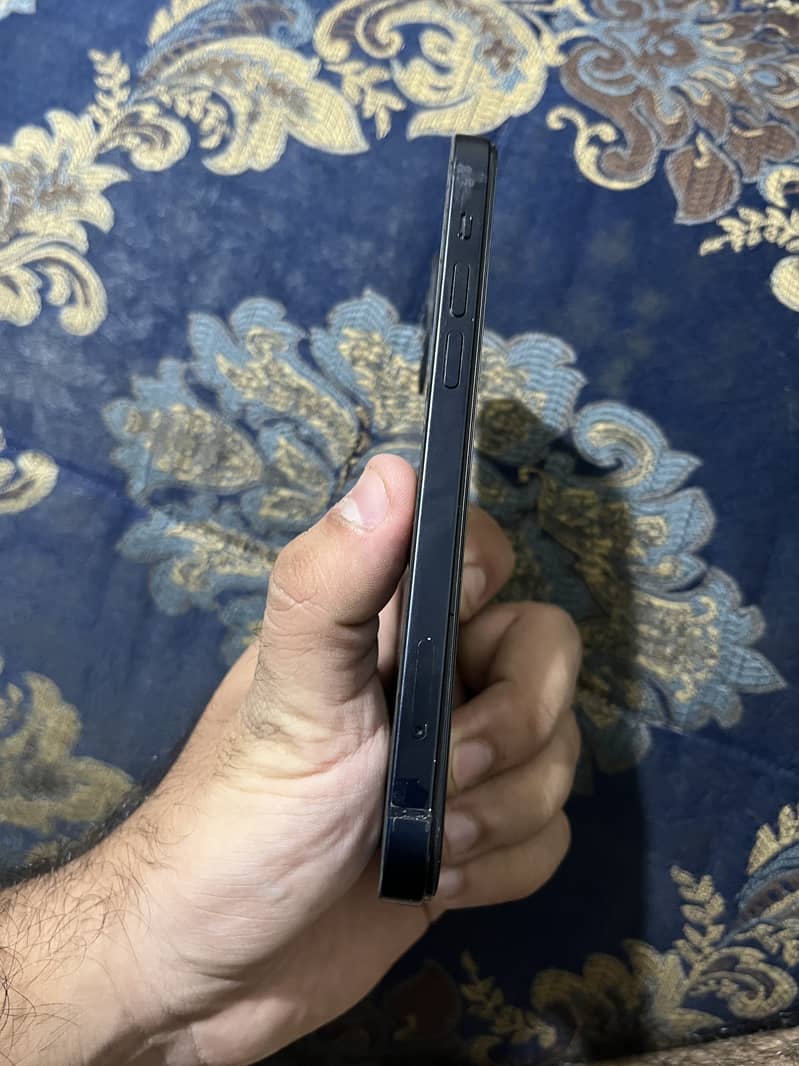 Apple iPhone 12 7