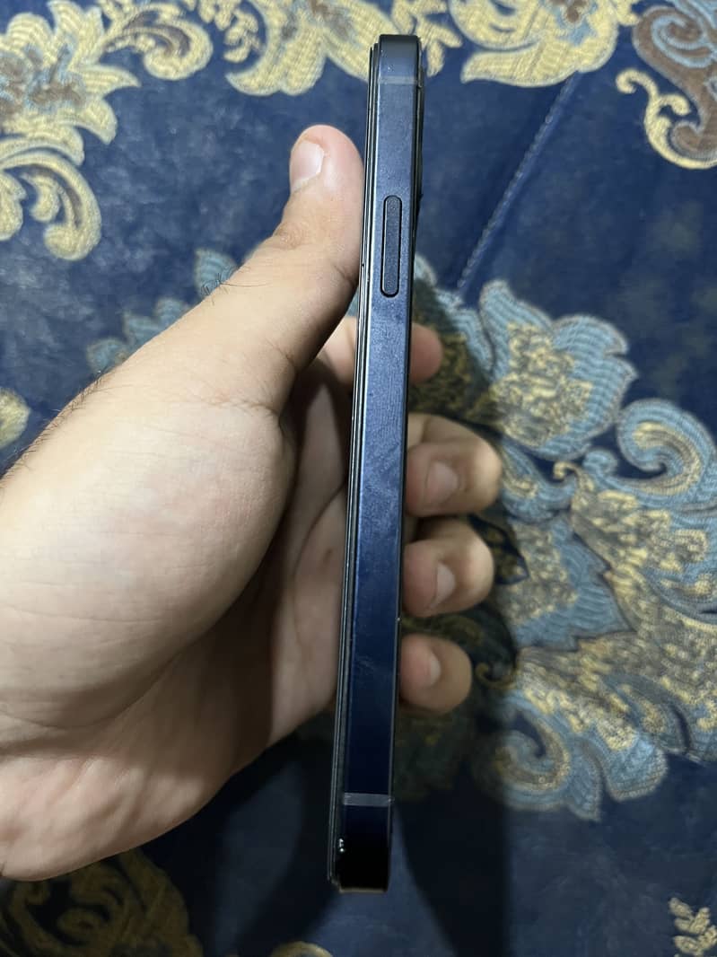 Apple iPhone 12 8