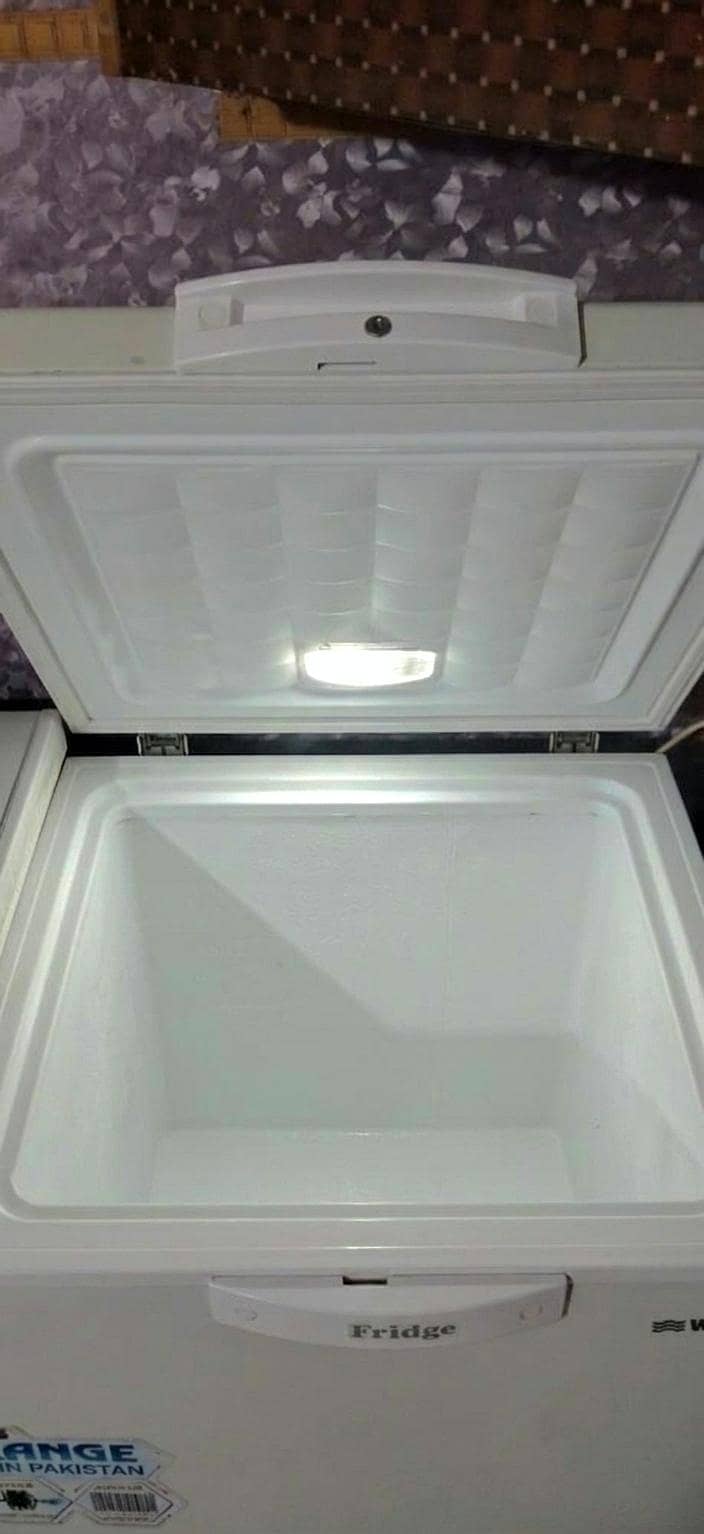 Waves Refrigerator 1