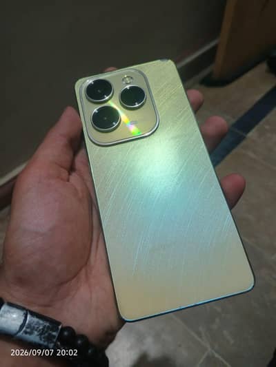 Infinix Hot 40 Pro