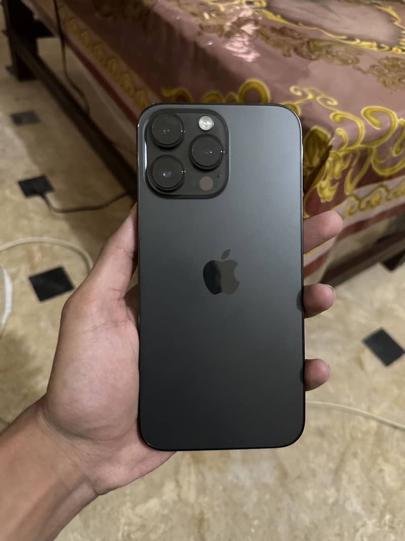 Apple iPhone 14 Pro Max 0