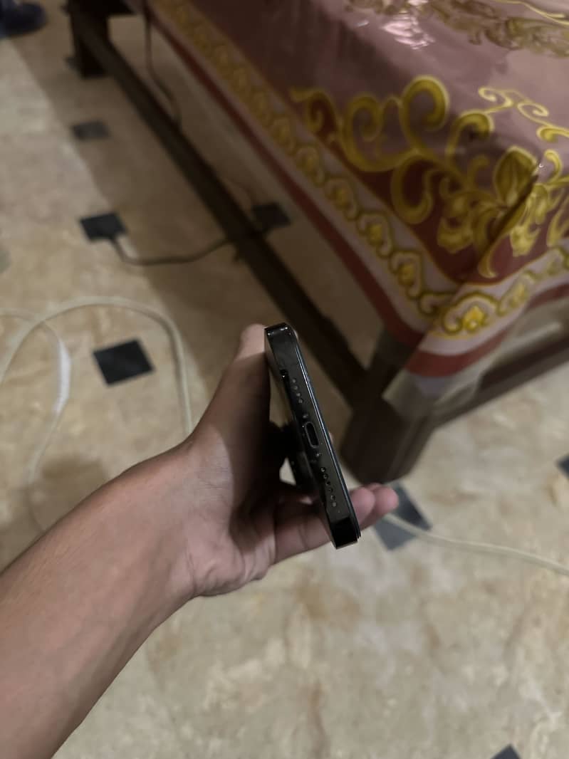 Apple iPhone 14 Pro Max 4