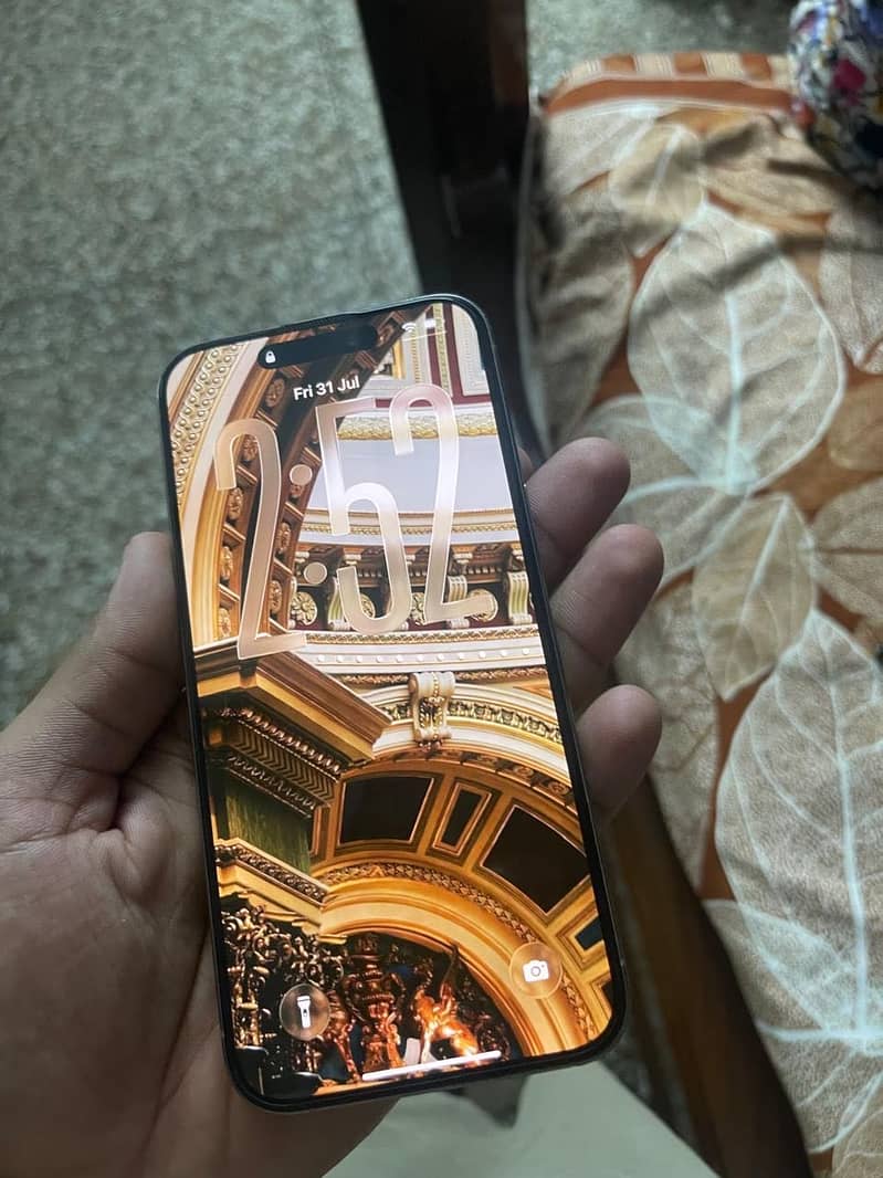 Apple iPhone 15 Pro Max 4