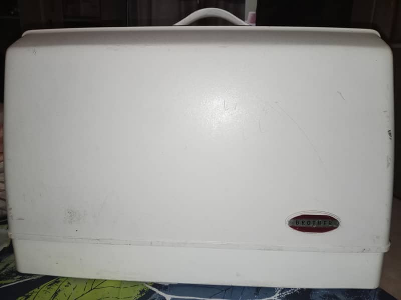sewing machine 4