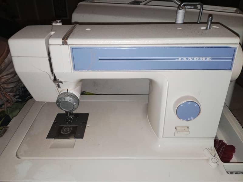 sewing machine 5