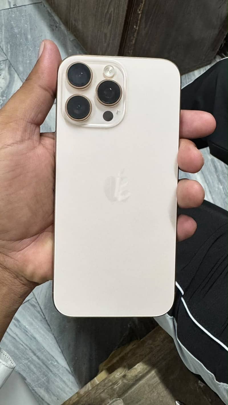 Apple iPhone 16 Pro Max 0