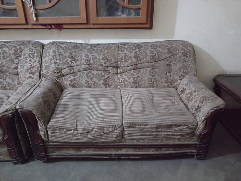 use able sofa set 1