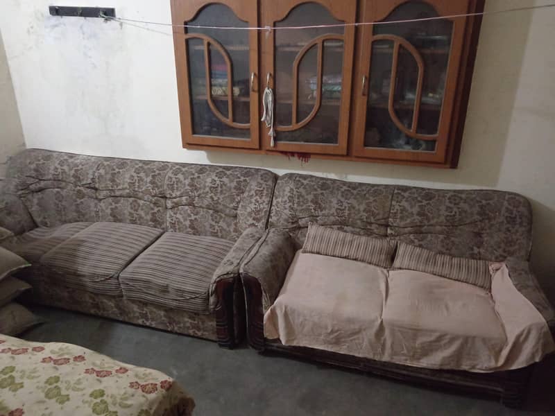 use able sofa set 8