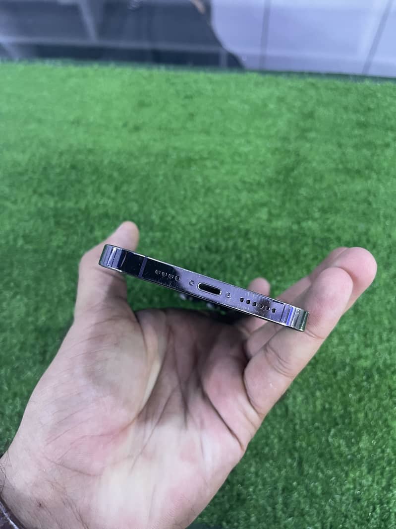 Apple iPhone 14 Pro Max 3