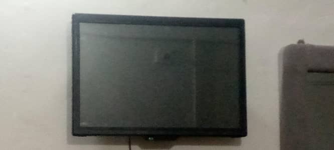 Samsung 26" inches tv + monitor 1080p box with speaker