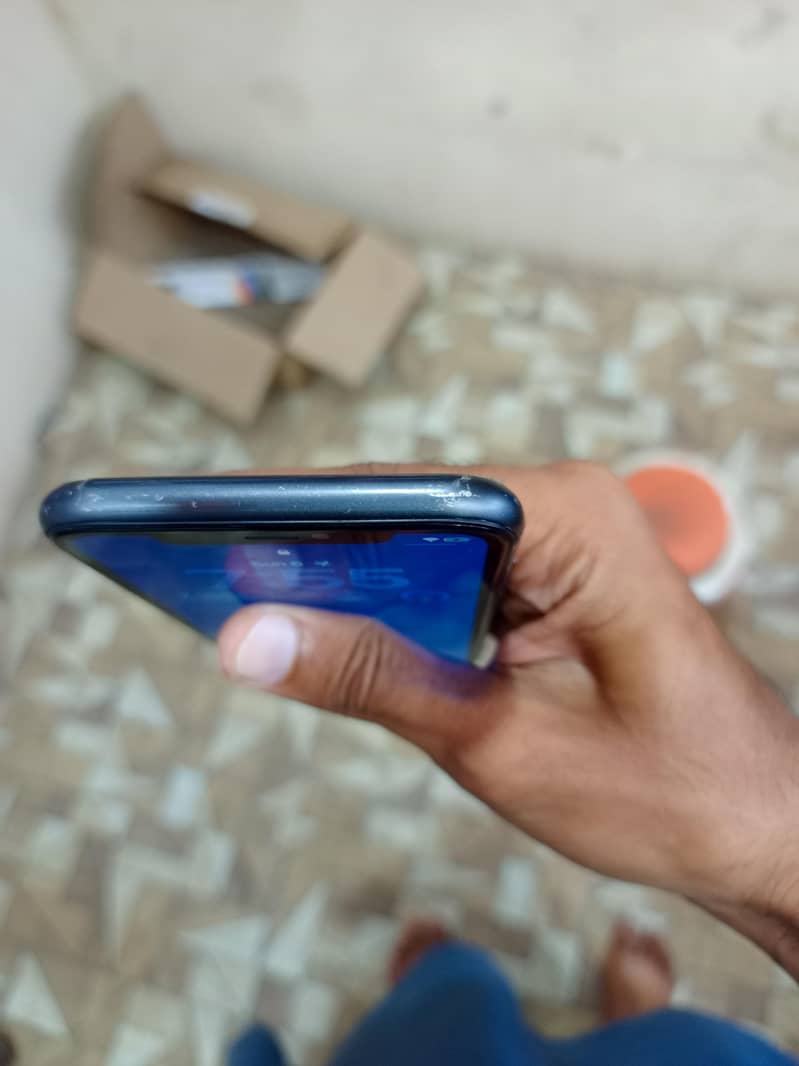Apple iPhone 11 5