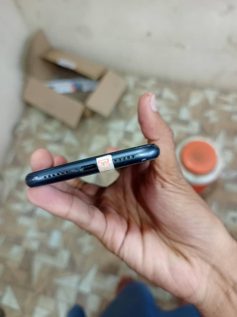 Apple iPhone 11 6