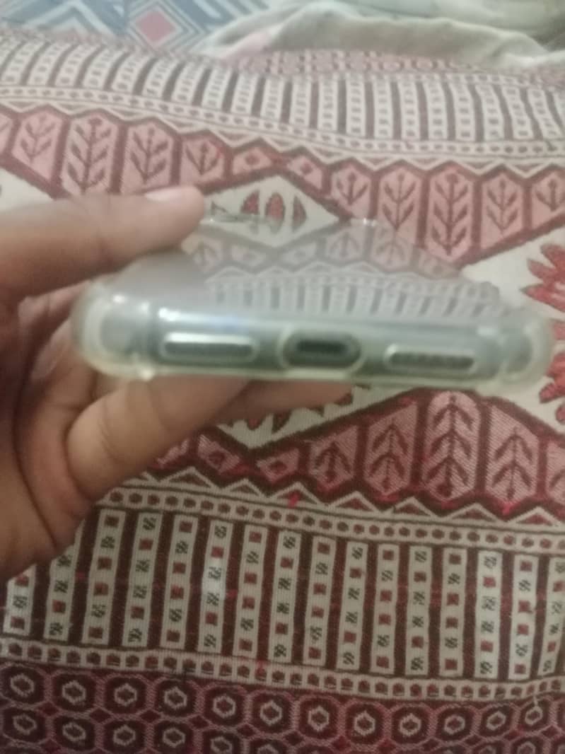 Apple iPhone 11 2