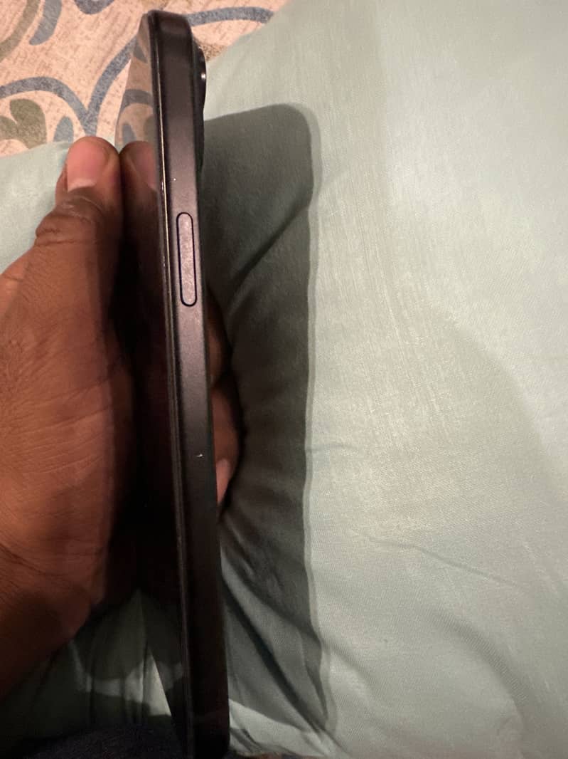 Apple iPhone 15 plus 0