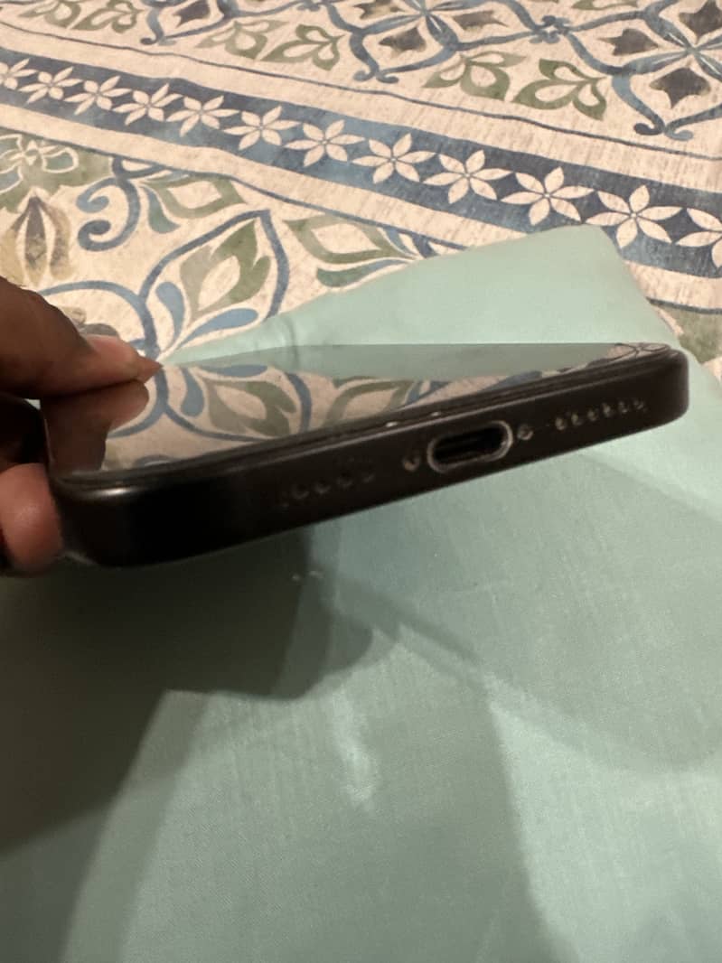 Apple iPhone 15 plus 1