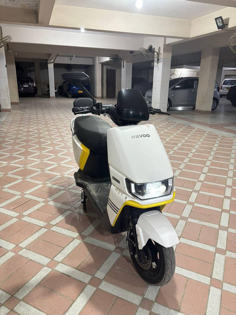 revoo A12 1