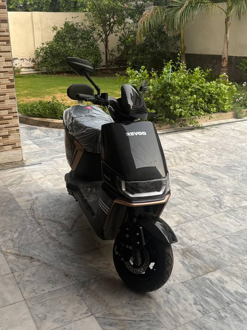 Revoo A12 0