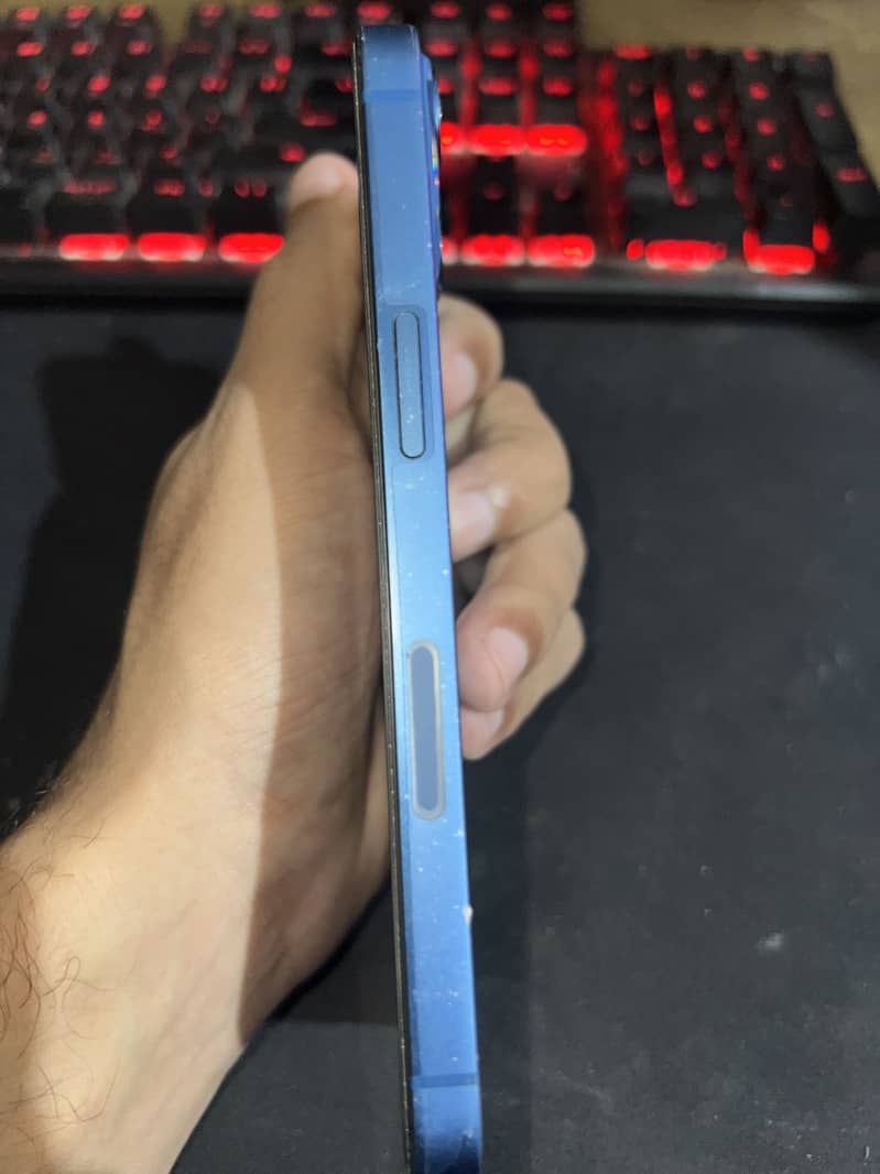 Apple iPhone 13 3