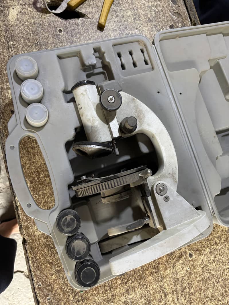 Microscope L101 7