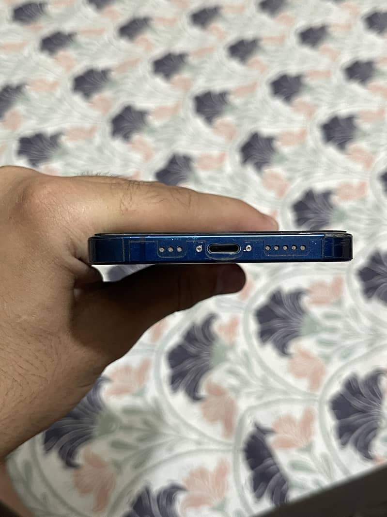 Apple iPhone 12 8