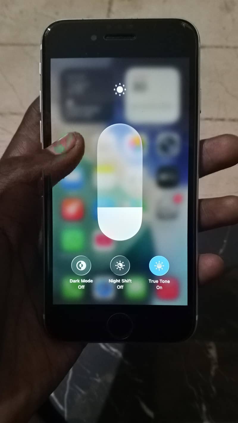 Apple iPhone SE 6