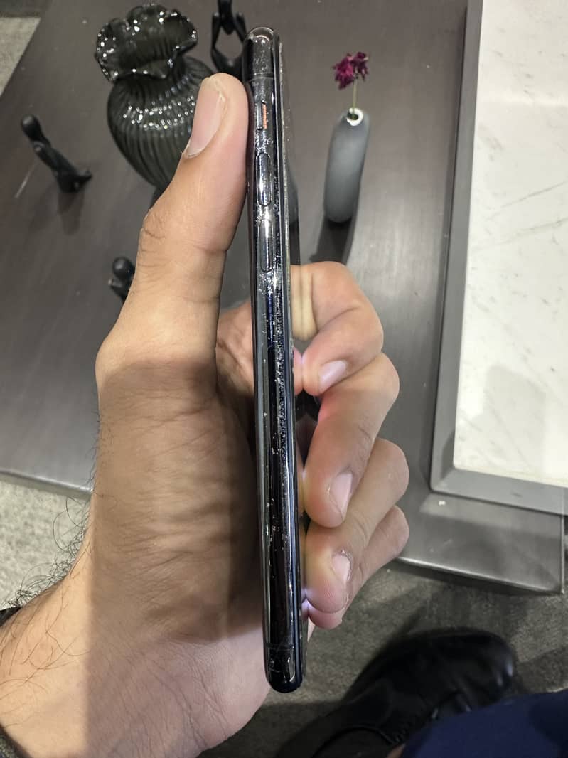 Apple iPhone X 5