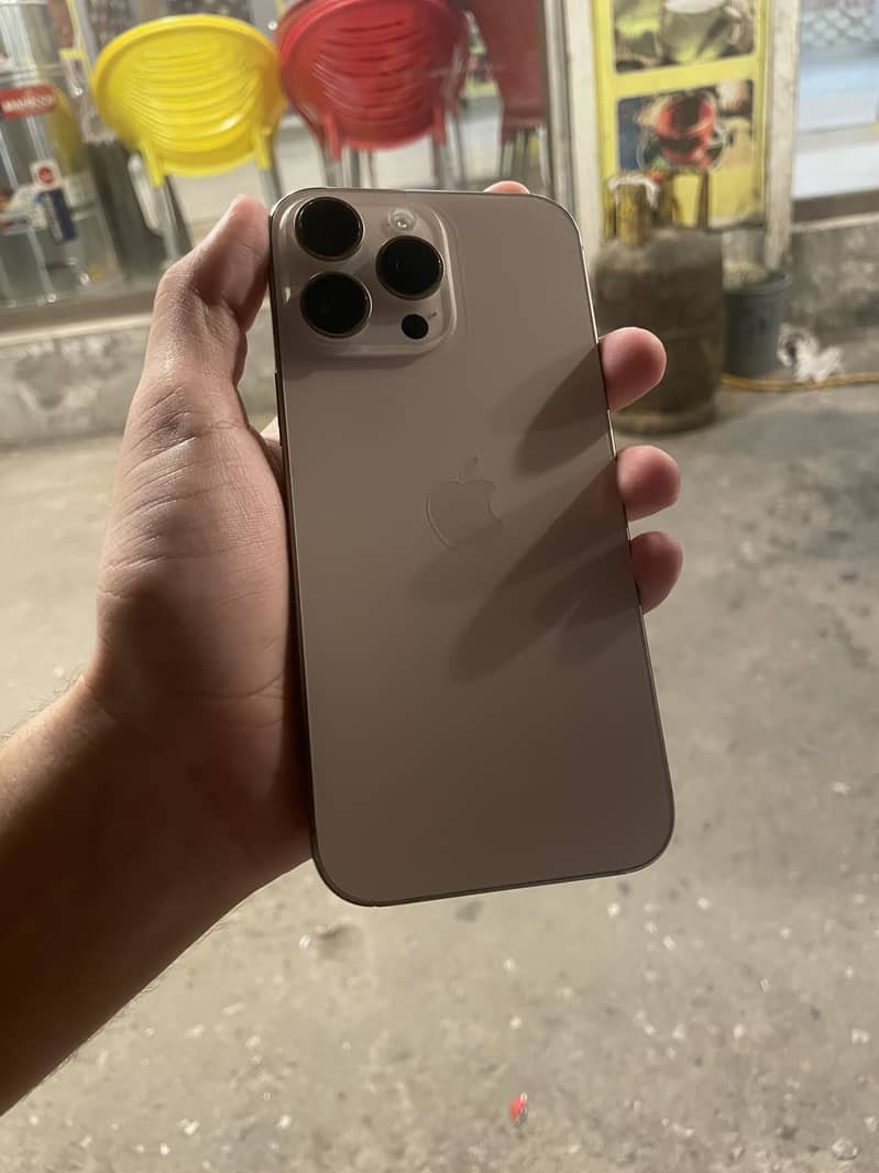 Apple iPhone 16 Pro Max 0