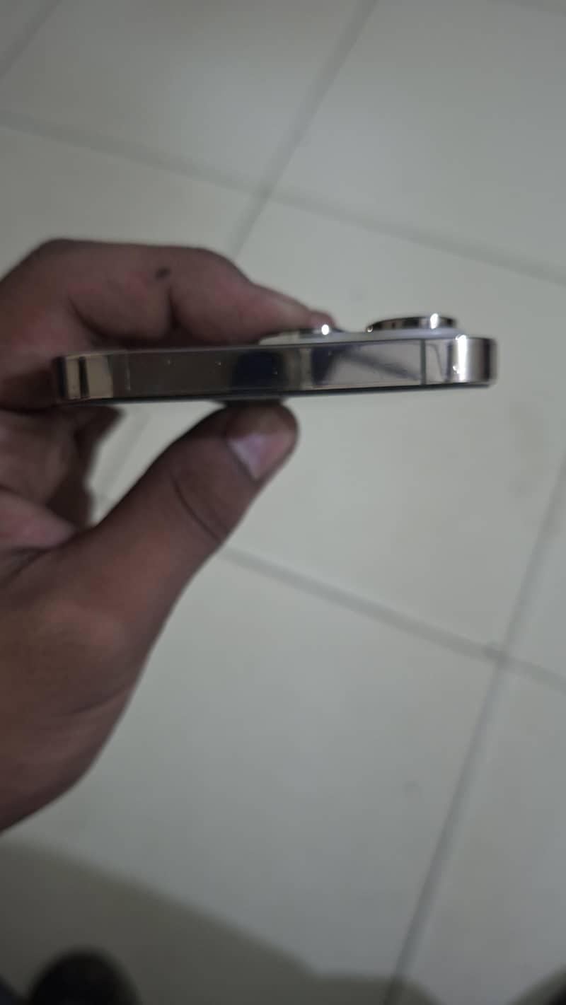 Apple iPhone 14 Pro Max 2