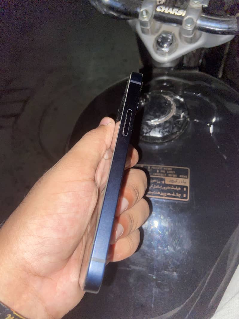 Apple iPhone 12 mini 1