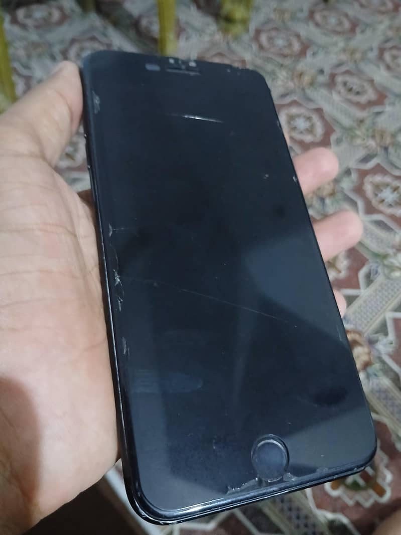 Apple iPhone 7 Plus 1