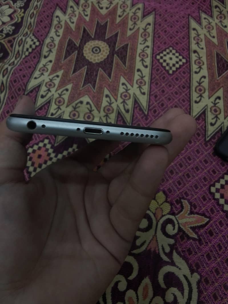 Apple iPhone 6 Plus 4