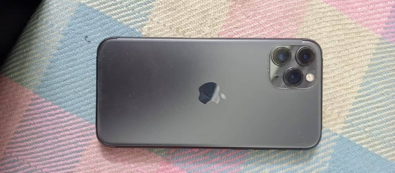 Apple iPhone 11 Pro 4