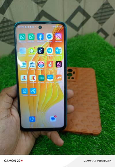 Infinix Hot 12 6+5 128