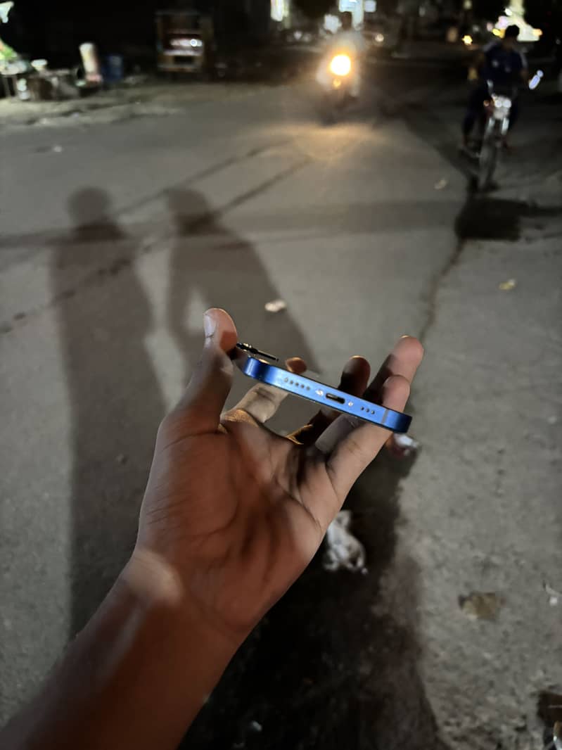 iPhone 12 2