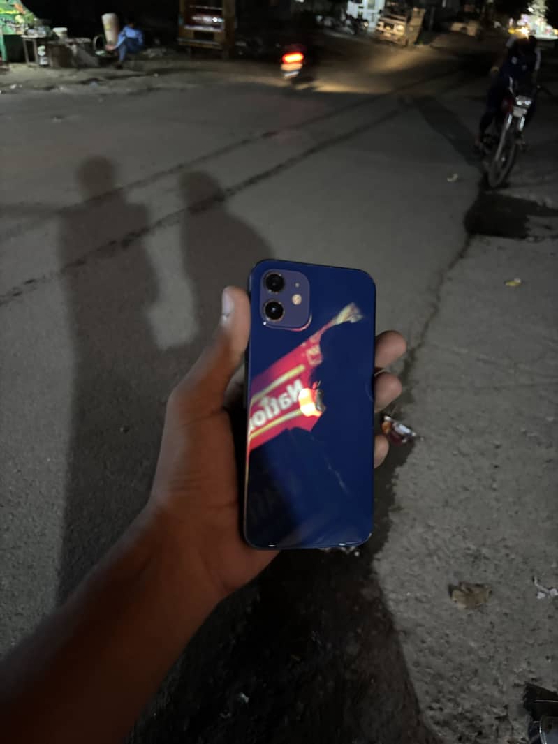 iPhone 12 3