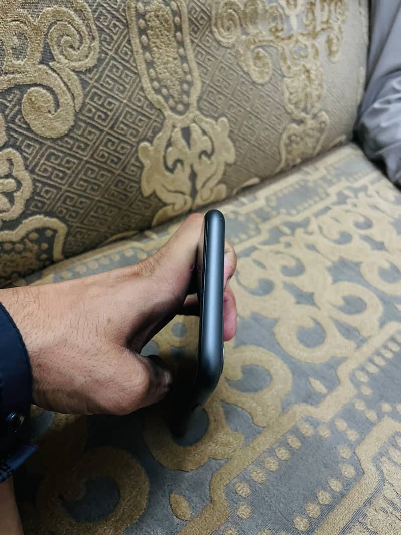 Apple iPhone 11 5