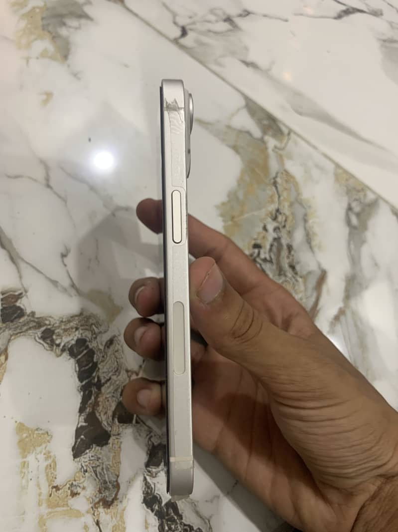 Apple iPhone 14 2