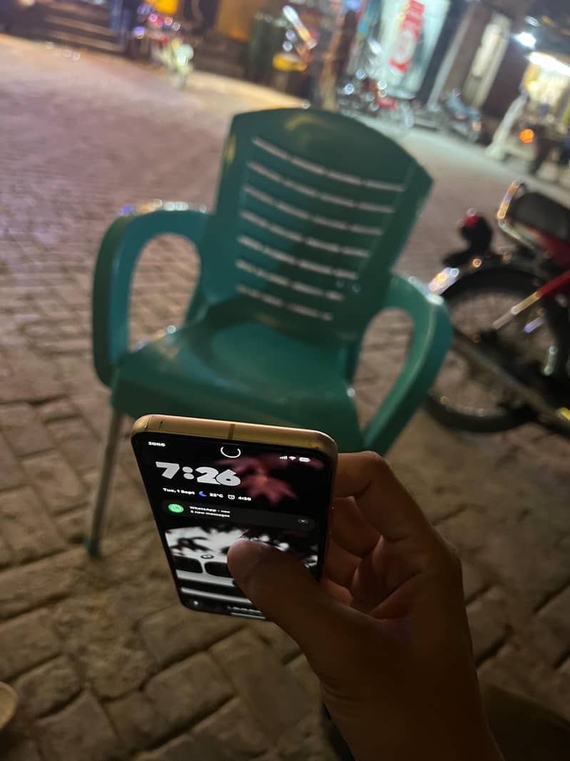 Google Pixel 8 4