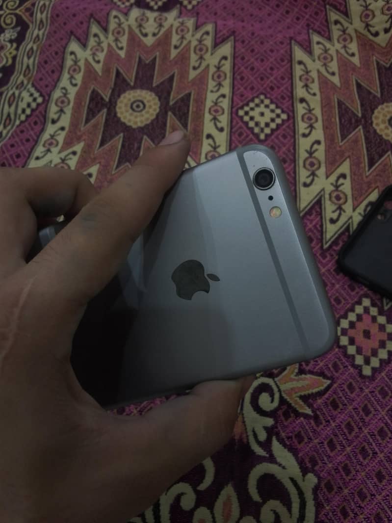 Apple iPhone 6 Plus 4