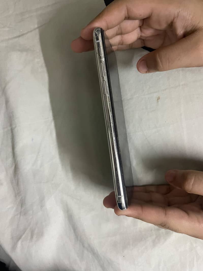Apple iPhone X 5